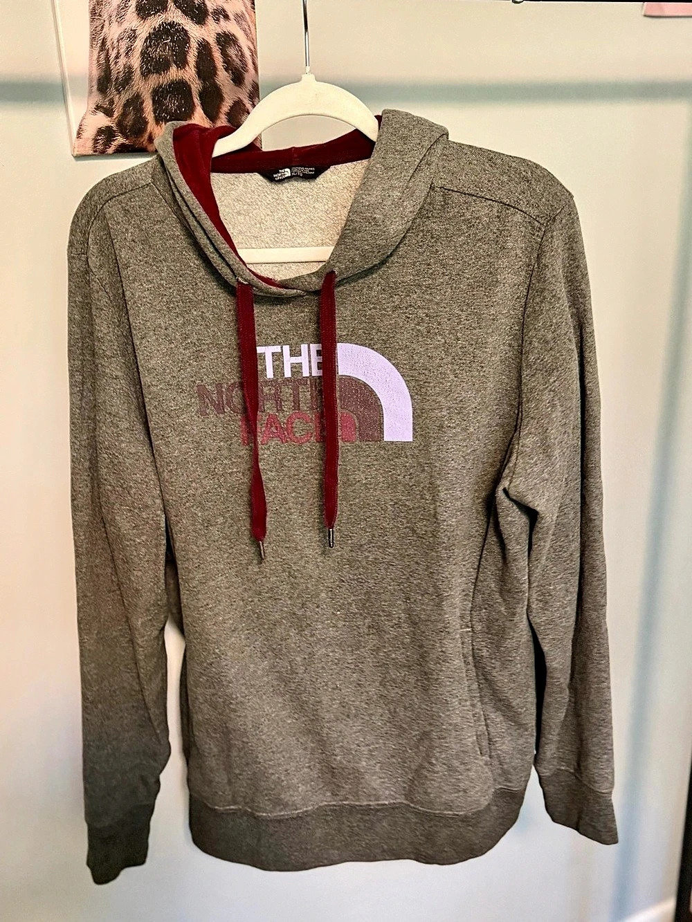 The North Face Logo Pullover Hoodie in Gray & Red Size XL